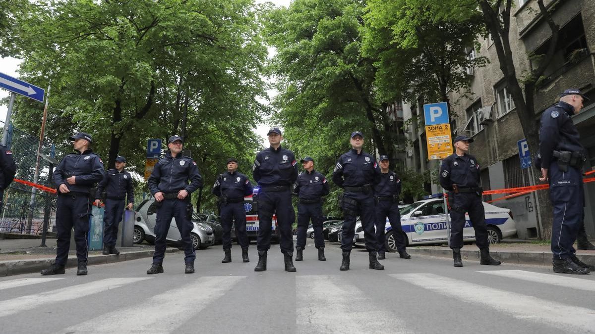 Miedo, rabia, desconcierto: Serbia se consume en el dolor por dos tiroteos masivos en menos de una semana.