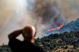 Evacuados 60 niños de un campamento por un incendio en Ávila