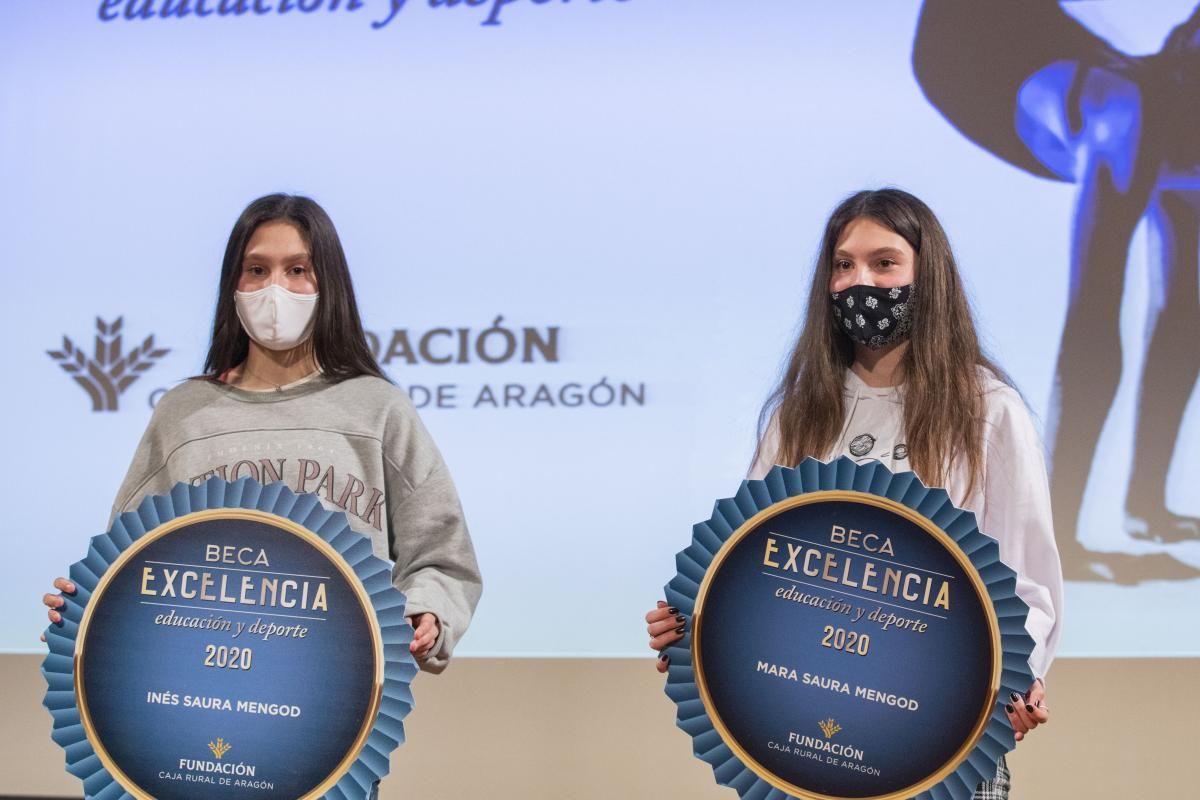 Veinte jóvenes reciben las Becas Excelencia