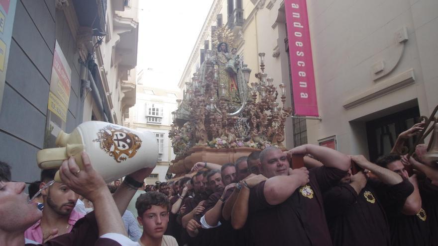 La procesión de la Virgen del Carmen de El Perchel, en imágenes