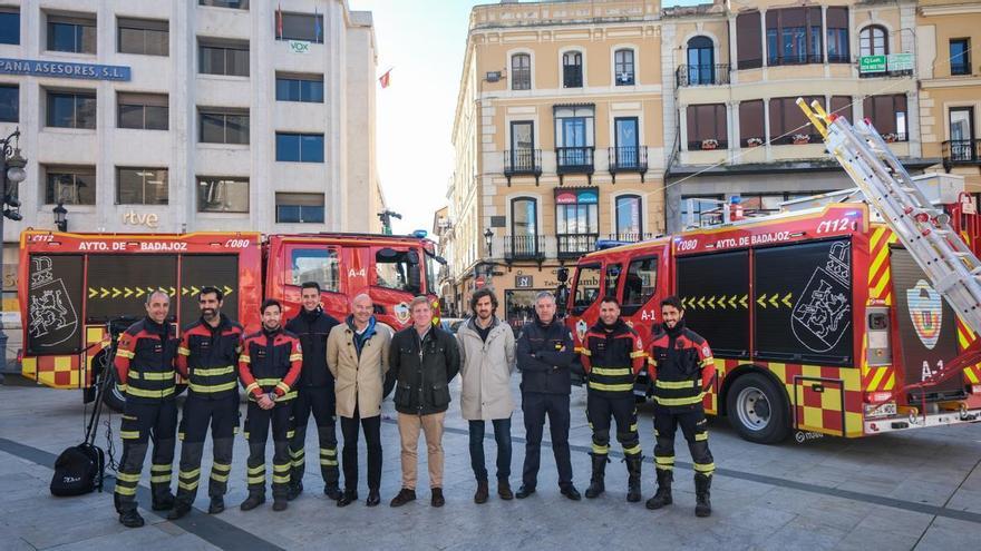 El parque móvil de los bomberos de Badajoz se amplía con dos nuevas bombas