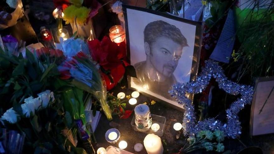 La familia de George Michael pide retirar los tributos frente a sus viviendas