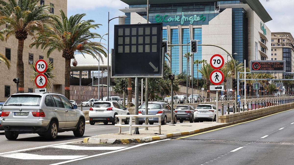 Colas en la entrada del túnel Juan Amigó de Lara