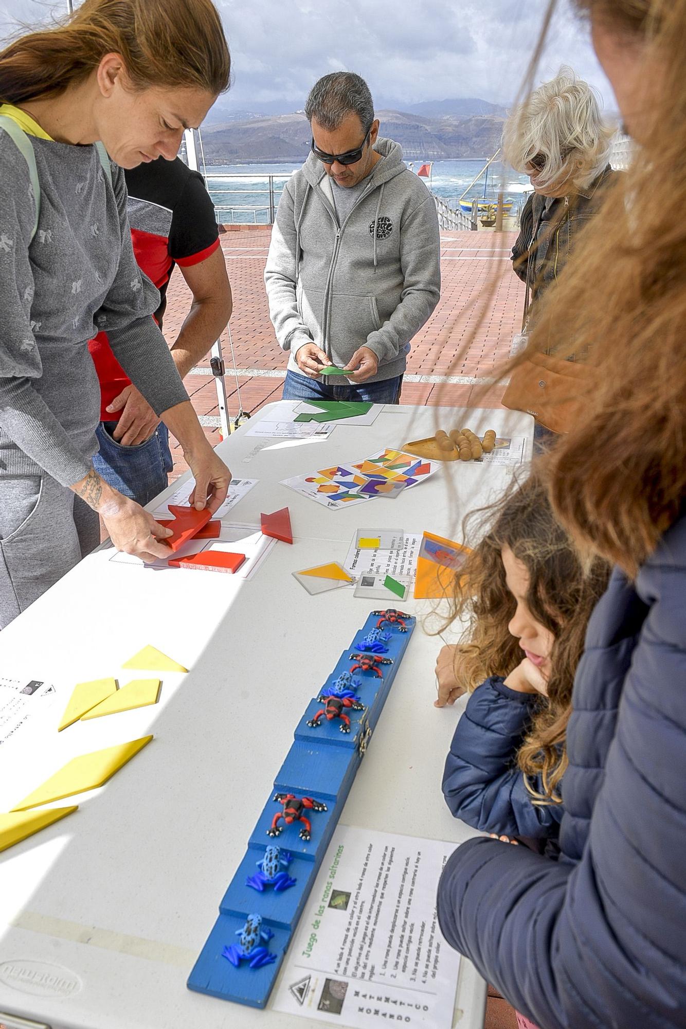 Fiesta de las Matemáticas y el Libro en la Plaza de la Puntilla