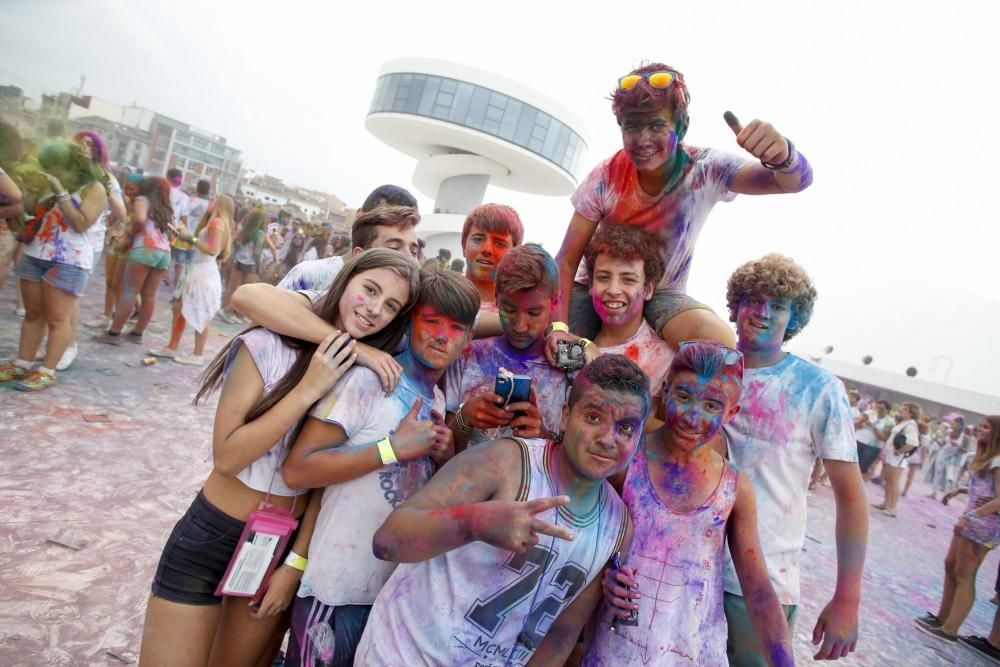 Holi Party en el Niemeyer