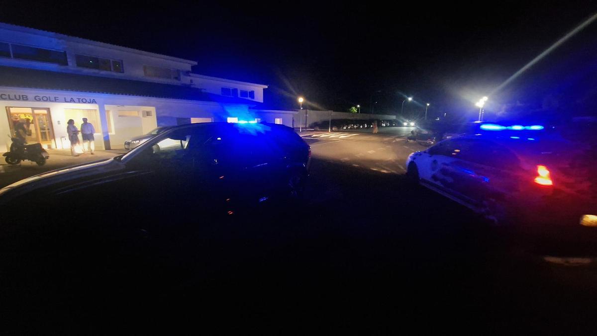 Un operativo nocturno de la Policía Local, el verano pasado.