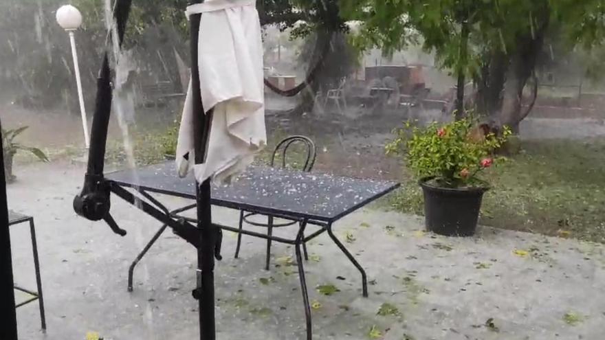 Las tormentas azotan Albalat dels Tarongers con fuertes granizadas