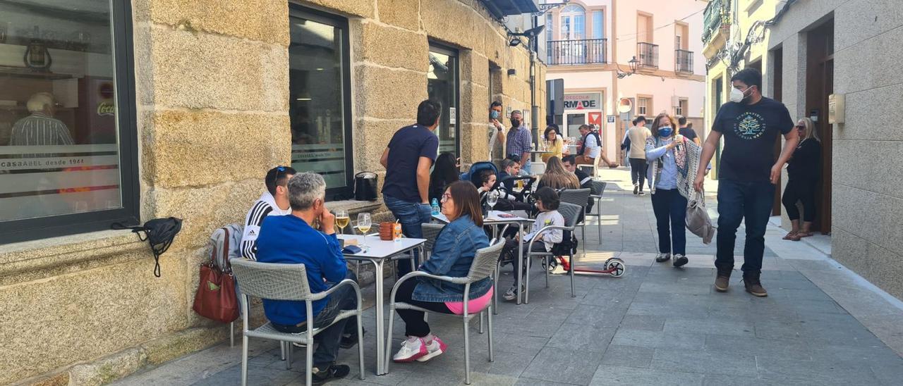 Una céntrica terraza en O Grove. |   // FDV