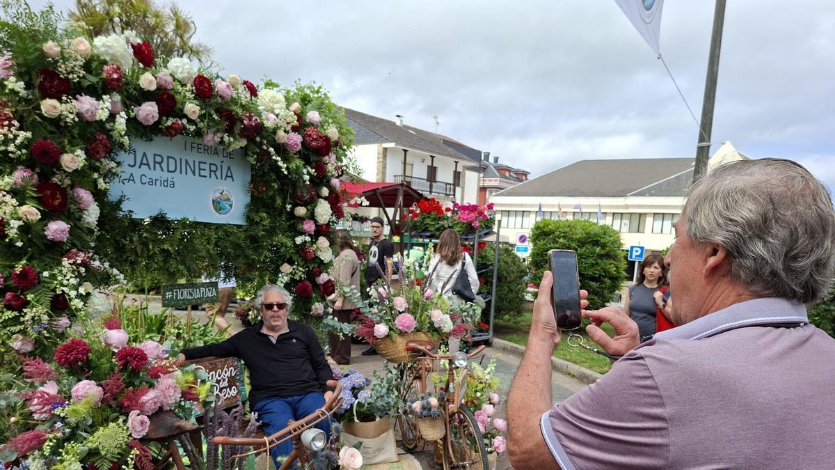 Lleno en La Caridad, que acoge durante el fin de semana la primera feria de jardinería de Asturias: "Hacía falta algo así"