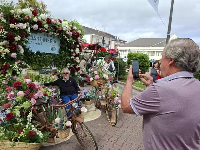 En imágenes: La primera feria de jardinería del Occidente llena La Caridad de color y buen ambiente