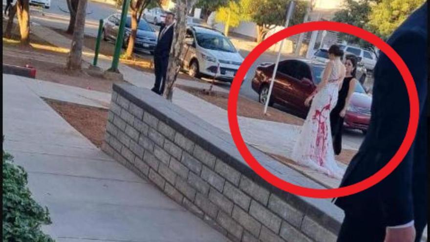 Arruina el día de la boda de su hijo tirándole pintura roja al vestido de la novia