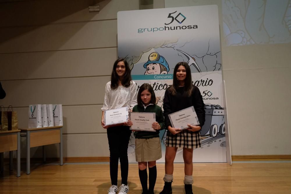 Las tres premiadas, Claudia Fernández, Amaia Sanmartín y Claudia González.