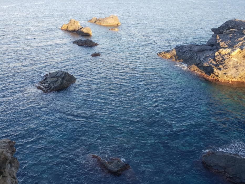 Un guardia civil salva la vida a una mujer que cayó por un acantilado de Cabo de Palos