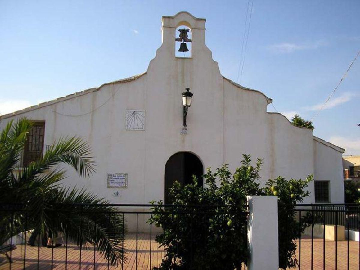 Fachada de la ermita de La Majada.