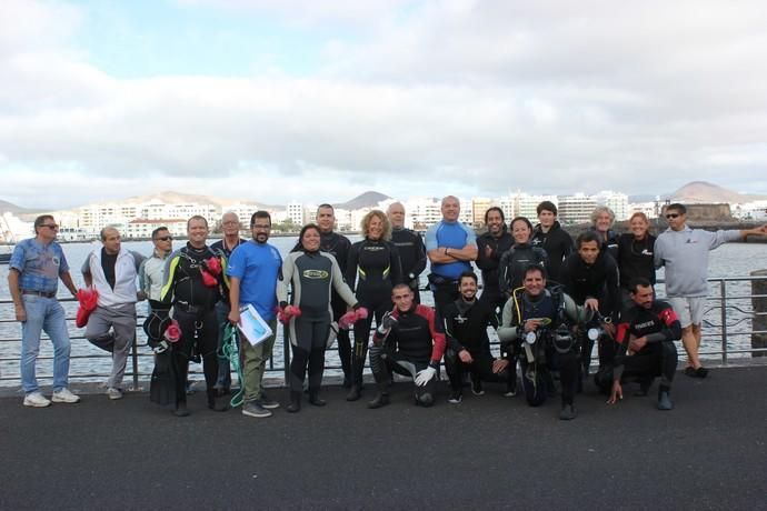 Limpieza del fondo marino de Arrecife