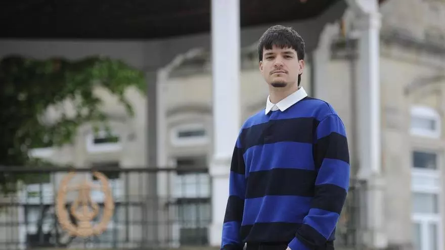 Así es "Tas bien linda", la canción de artista emergente de A Estrada Youzzy