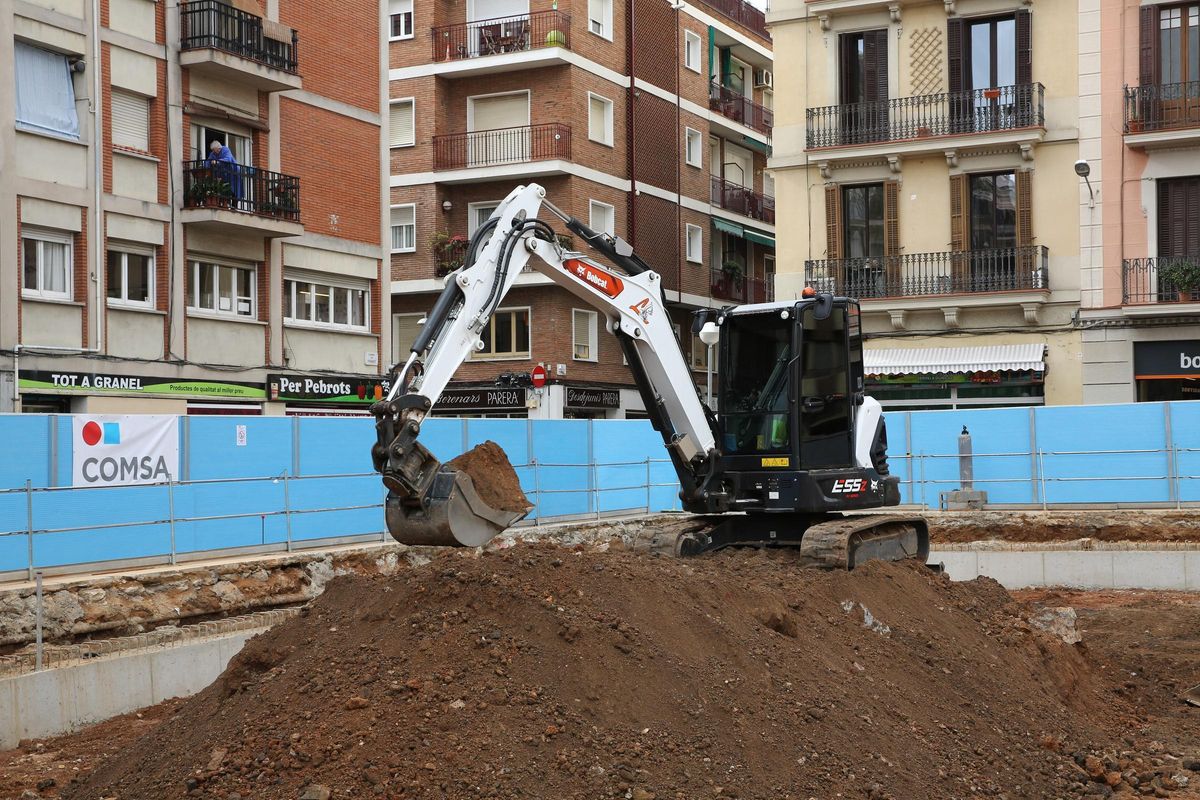 La excavación en el Mercat de lAbaceria deja al descubierto los primeros restos de la fábrica Puigmartí. Está previsto que la excavación arqueológica finalice a principios de abril
