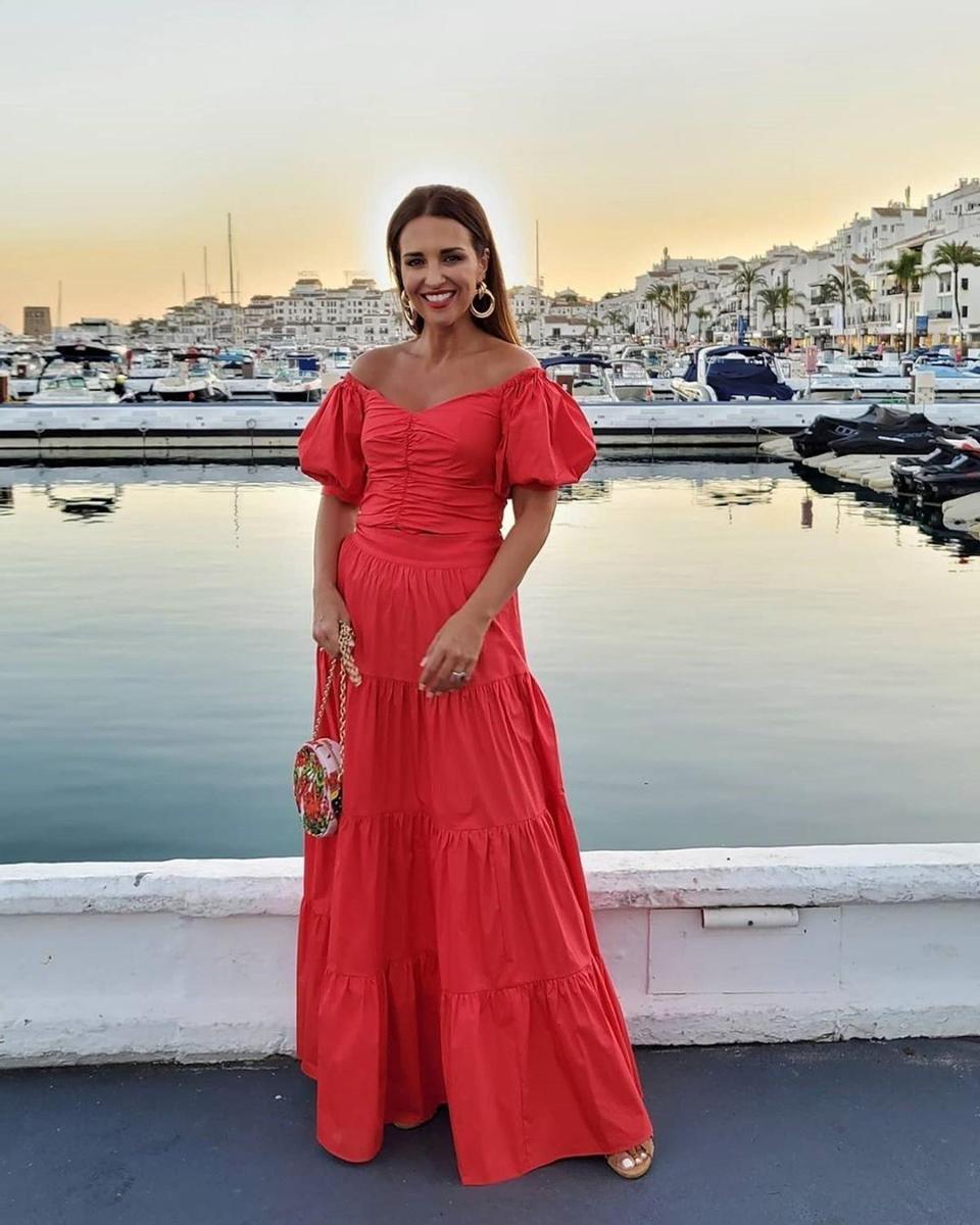 Paula Echevarría, con vestido rojo de Mango