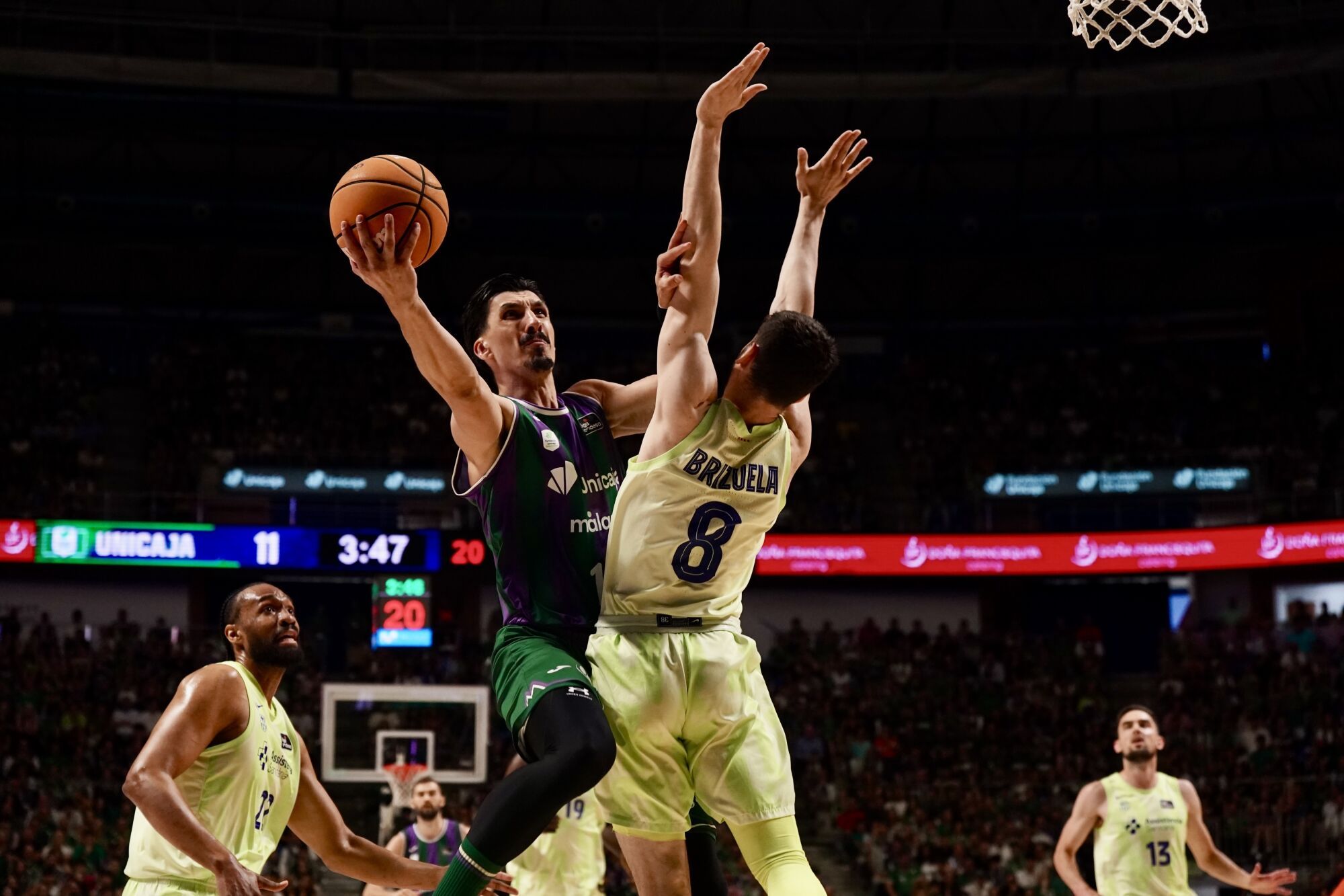 Cuartos de final de la Liga Endesa entre el Unicaja y el Barça