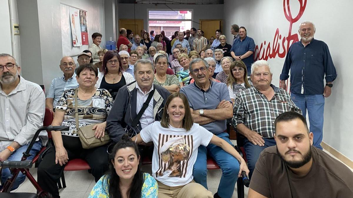 La Agrupació Socialista de Oliva nombra Vicent “el Quixalo” a su sede en reconocimiento a su militanciaE