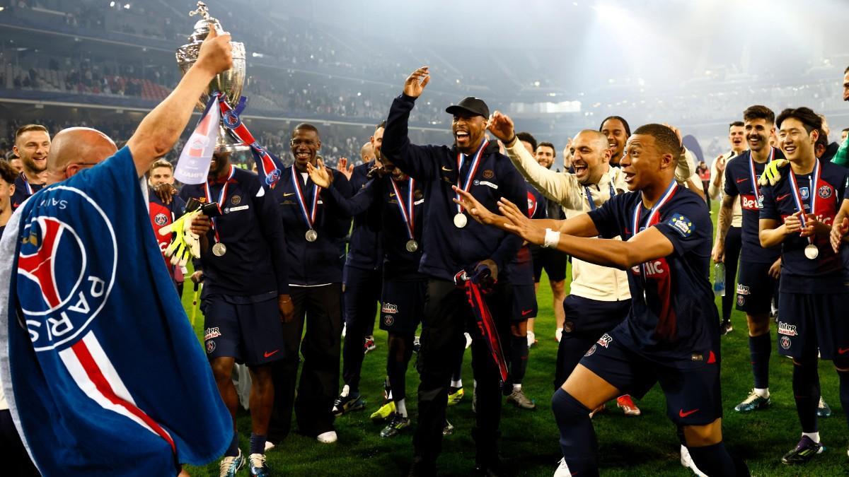 Mbappé celebra su último título con el PSG