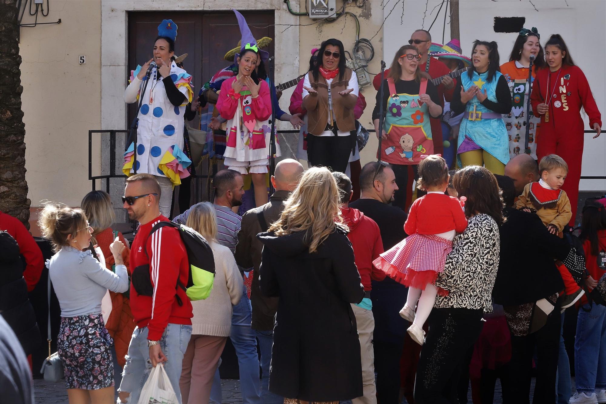 La plaza de La Corredera acoge la fiesta final del carnaval