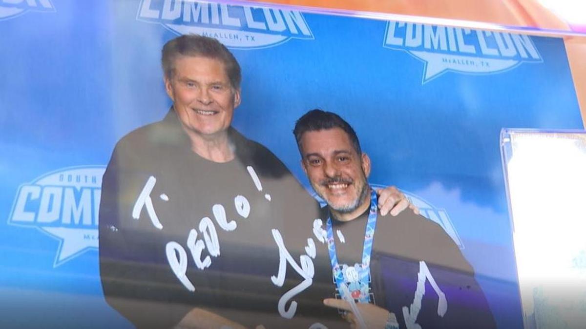 El detenido viajó a EEUU para que David Hasselhoff firmara su Kitt, coche de coleccionista