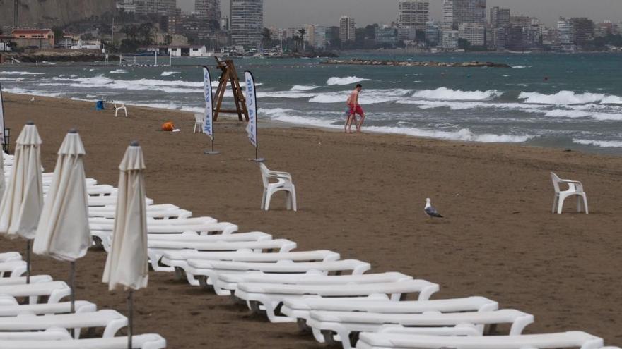 La tormenta descarga en Alicante 5 litros por metro cuadrado y vuelve el bochorno