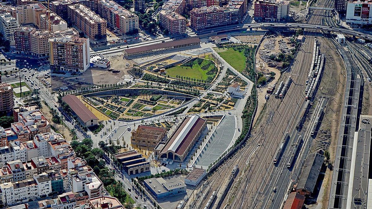 El Parc Central con la primera fase ejecutada y la estación provisional Joaquín Sorolla
