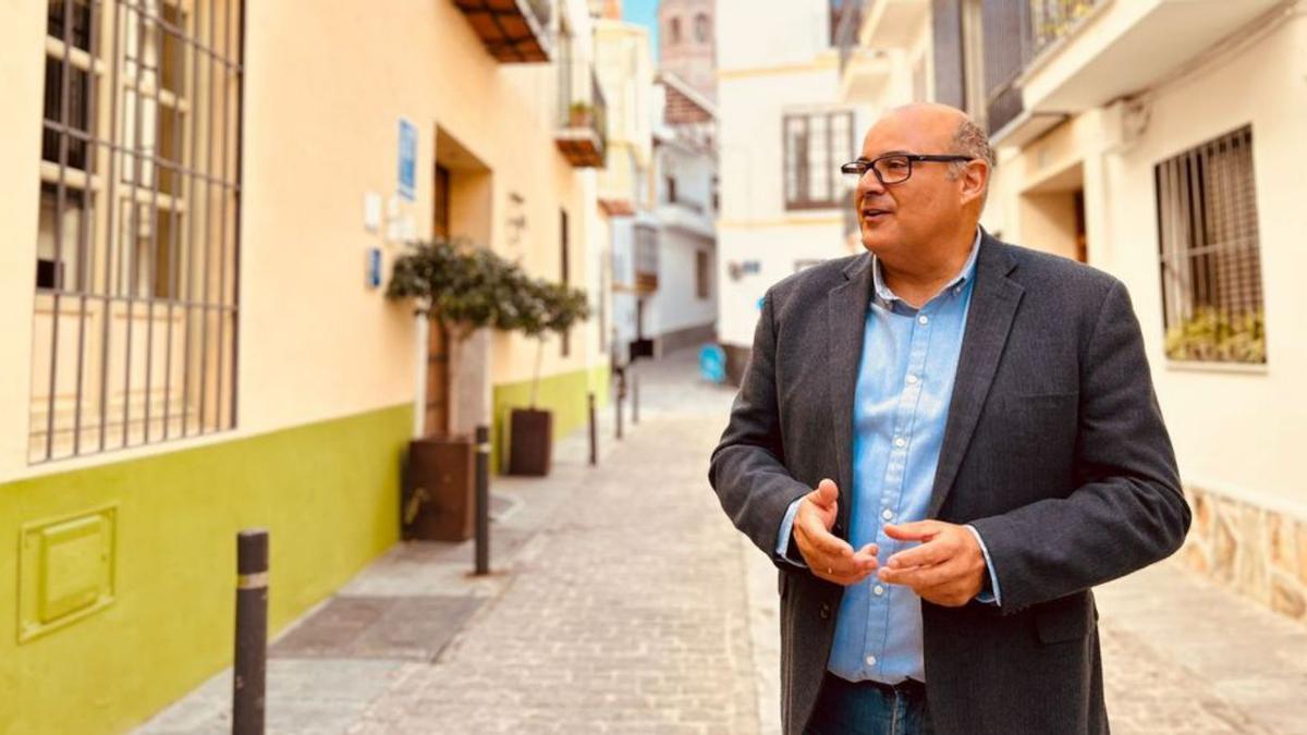 Jesús Lupiáñez, ayer, en el casco histórico de la localidad.