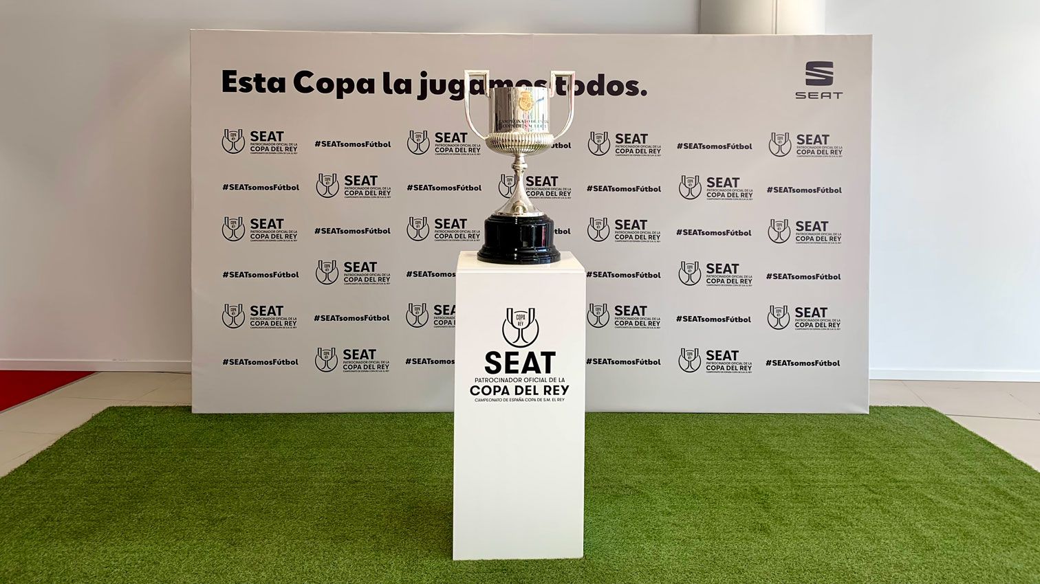 El trofeo que ganó el Valencia CF hace tres años y por el que jugó la final la pasada temporada.