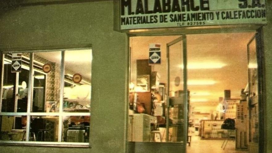 La tienda M. Alabarce, tal como Miguel la abrió en 1974.