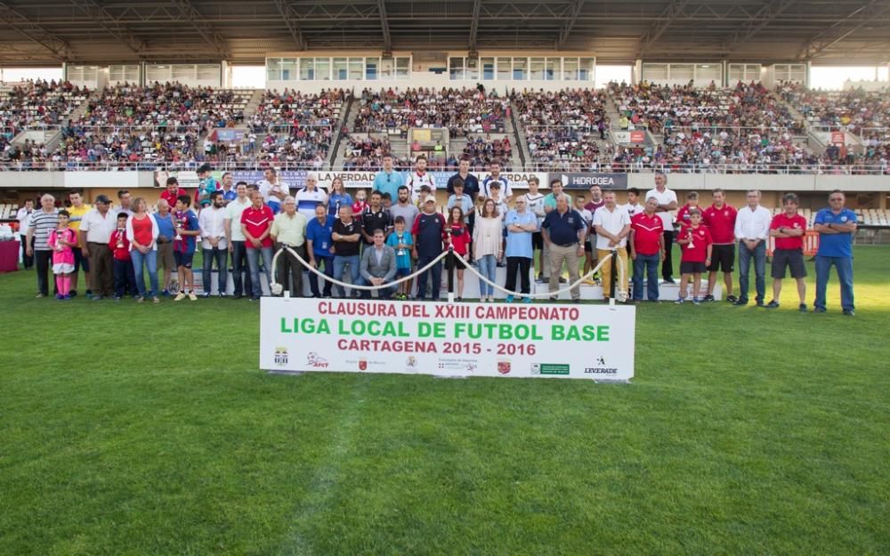 Clausura de la liga local de fútbol base de Cartag