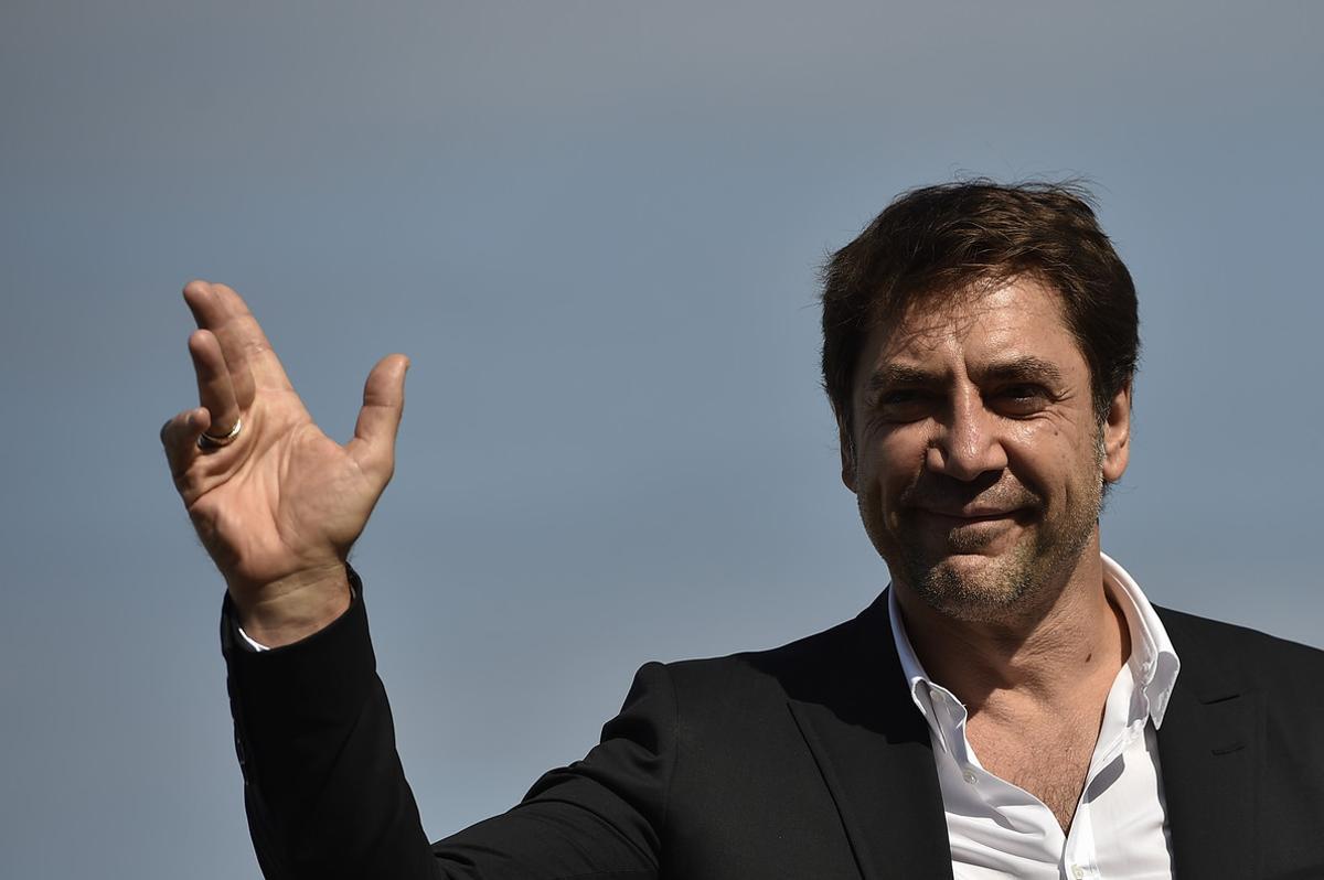 Spanish actor and film coproducer, Javier Bardem, poses during a photo call to promote his film ’’Bigas x Bigas’’, for the 64th San Sebastian Film Festival, in San Sebastian, northern Spain, Tuesday, Sept. 20, 2016. The festival is one of the most prestigious and internationally recognised in Spain and Latin America. (AP Photo/Alvaro Barrientos)