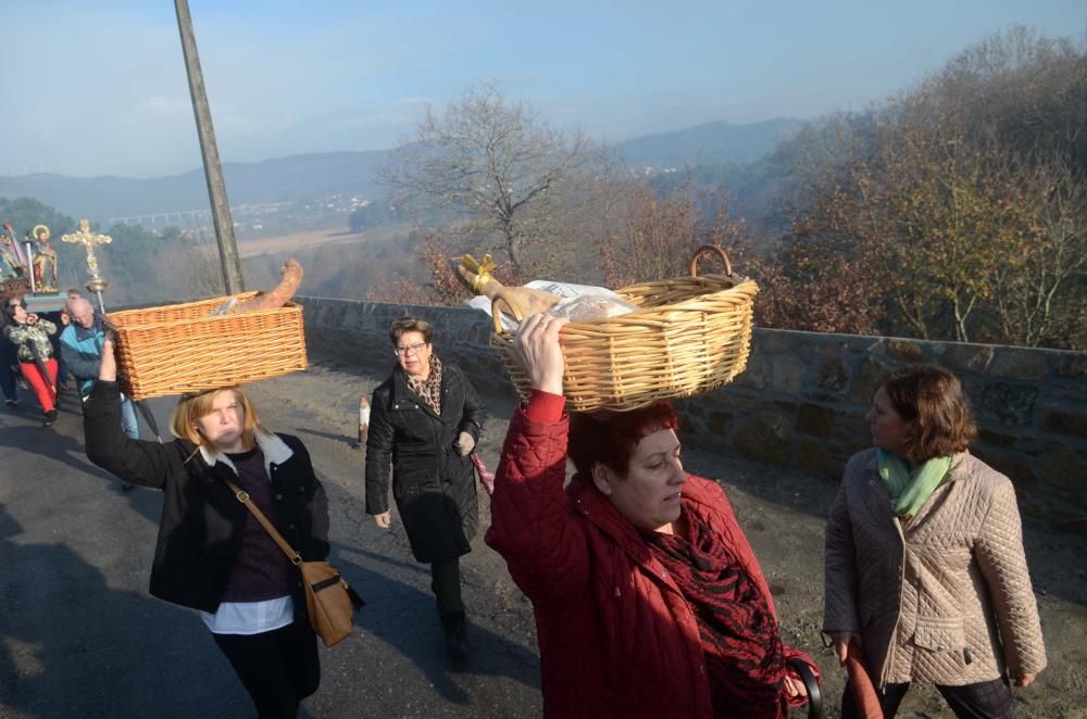 Procesión de los lacones, en el Concello de Valga.