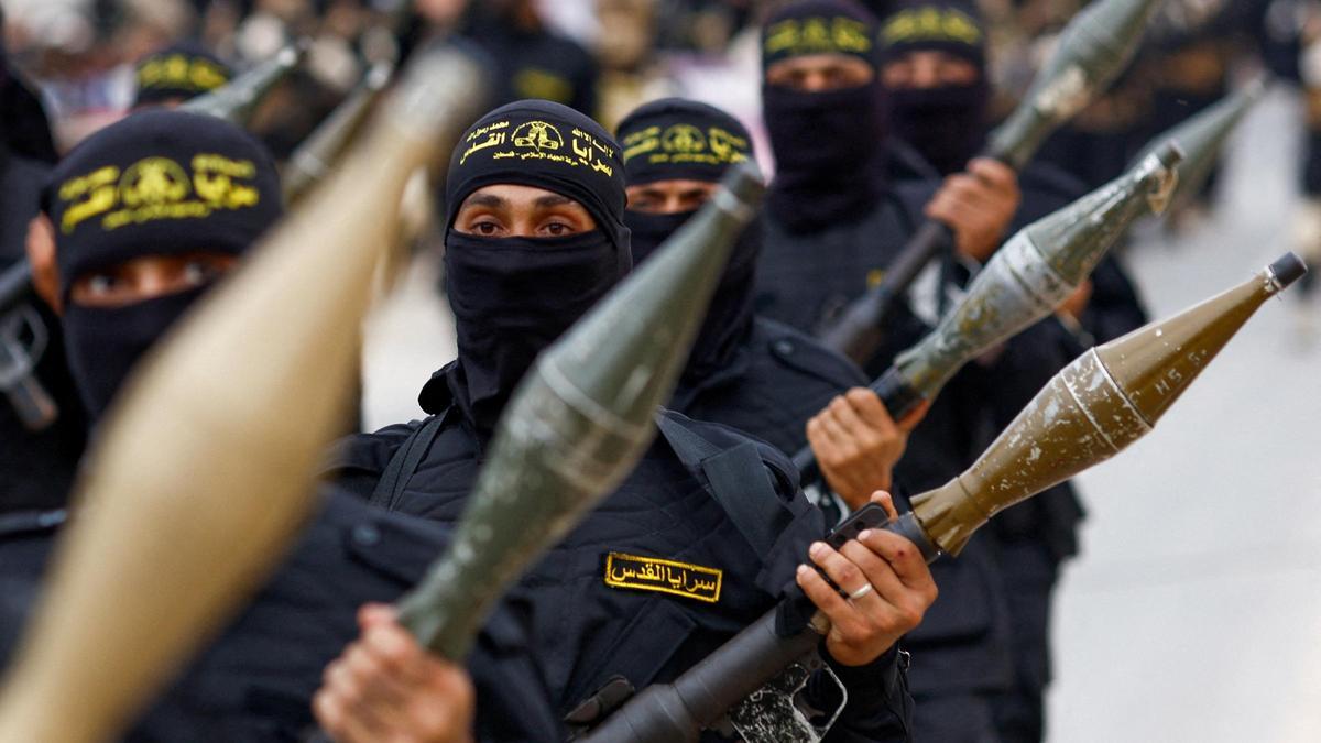 Milicianos de la Yihad Islámica Palestina participan en un desfile contra Israel con motivo del 36 aniversario de su fundación, el pasado 4 de octubre en Gaza.