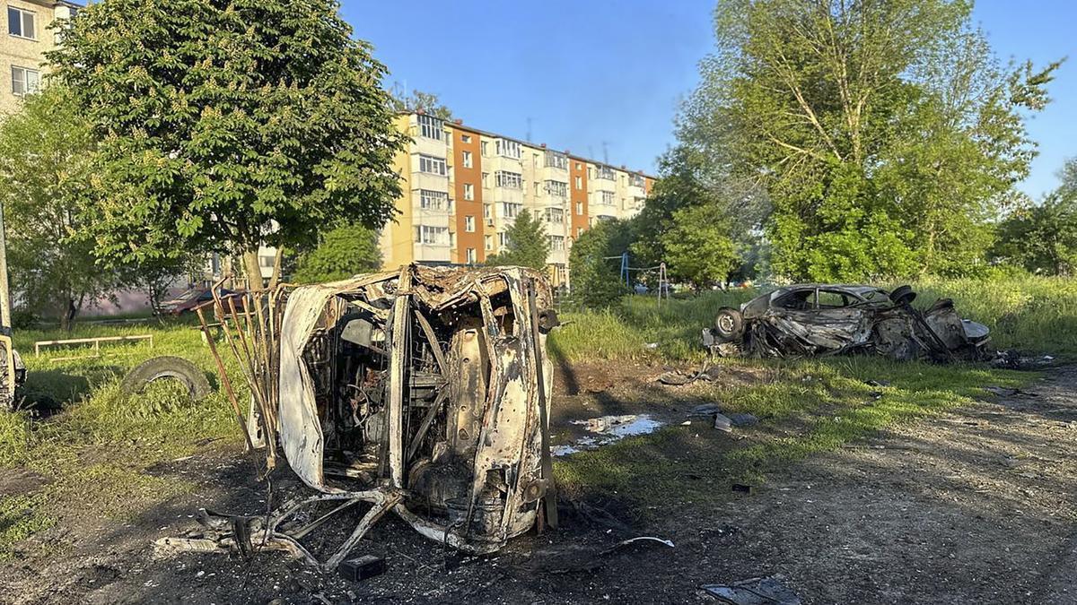 Resto de un bombardeo de rebeldes rusos proucranianos en Bélgorod