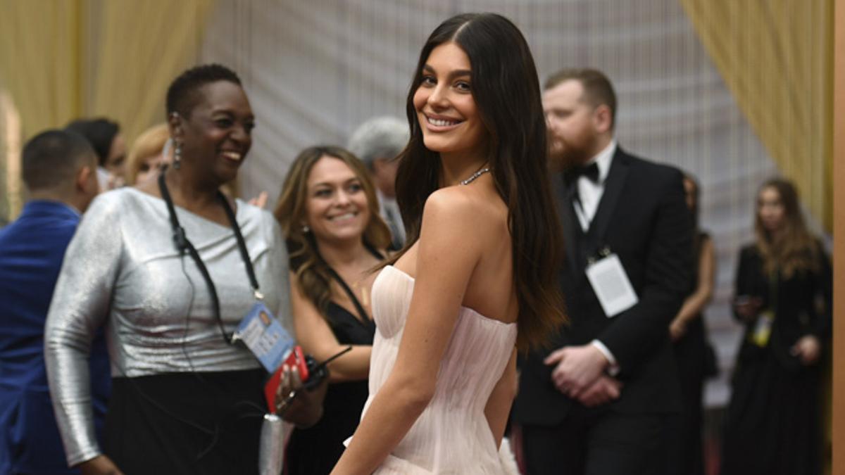 Camila Morrone en la alfombra roja de los Oscar 2020