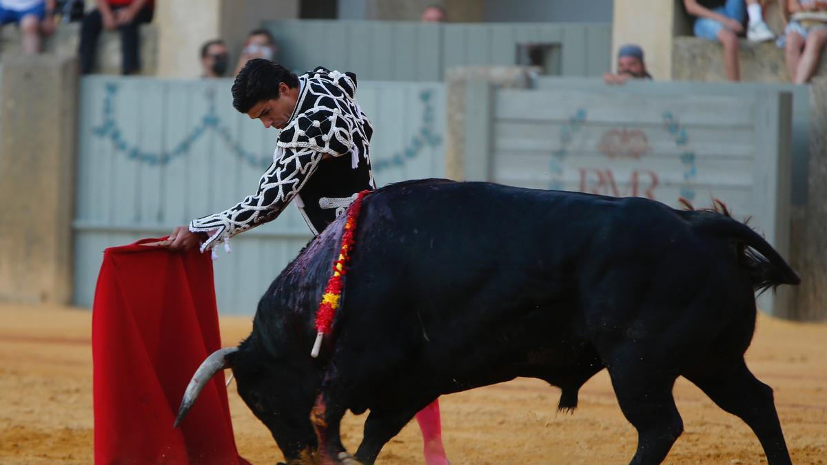 Las imágenes de la corrida goyesca de Ronda, con Roca Rey y Pablo Aguado