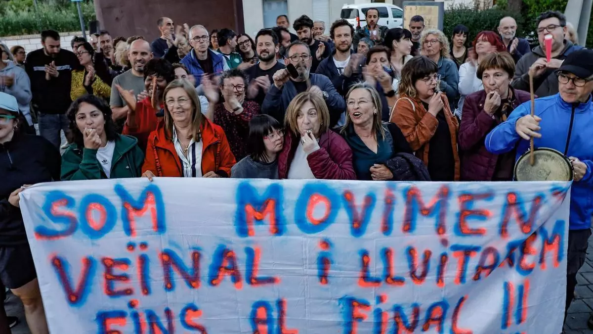 La cacerolada vuelve a sonar en L’Alqueria d’Asnar para exigir la dimisión del alcalde mientras el futuro de la moción queda en el aire