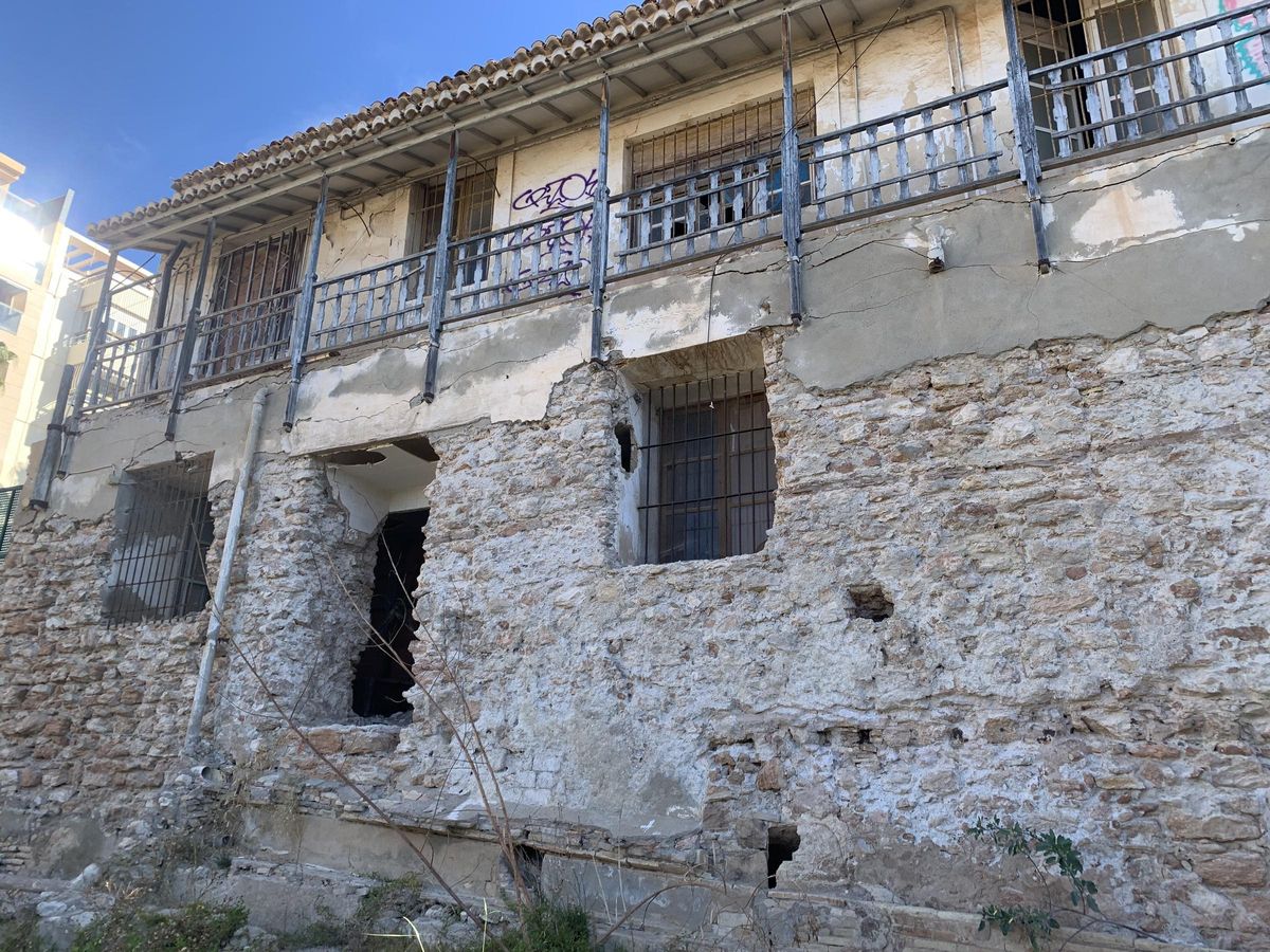 Edificio de administración de las salinas, que el proyecto de rehabilitación asegura que se mantendrá en pie y se reformará para uso municipal