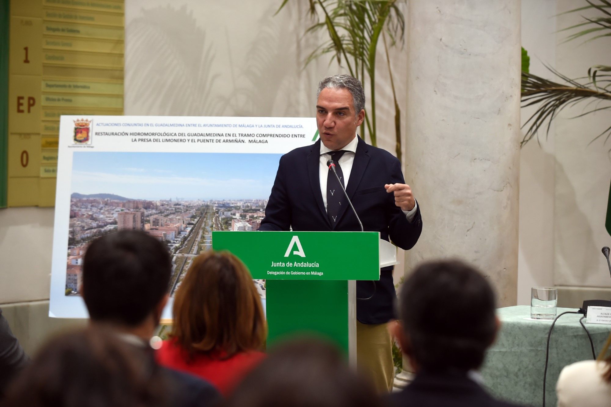 Firma del convenio para la restauración del cauce del río Guadalmedina en Málaga