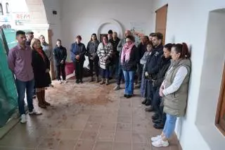 Minuto de silencio en Santa Eulària en repulsa por los asesinatos machistas de Juana y Andrea