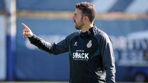 Luis García, en un entrenamiento del Espanyol.