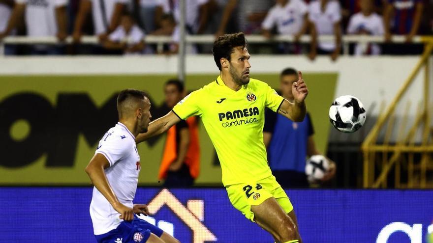 Alfonso Pedraza durante la primera parte ante el Hajduk Split.