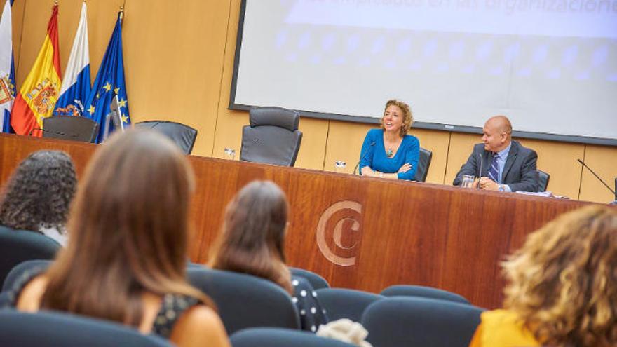 Cámara de Comercio y Cabildo de Tenerife fomentan la competitividad de las empresas impartiendo formación laboral