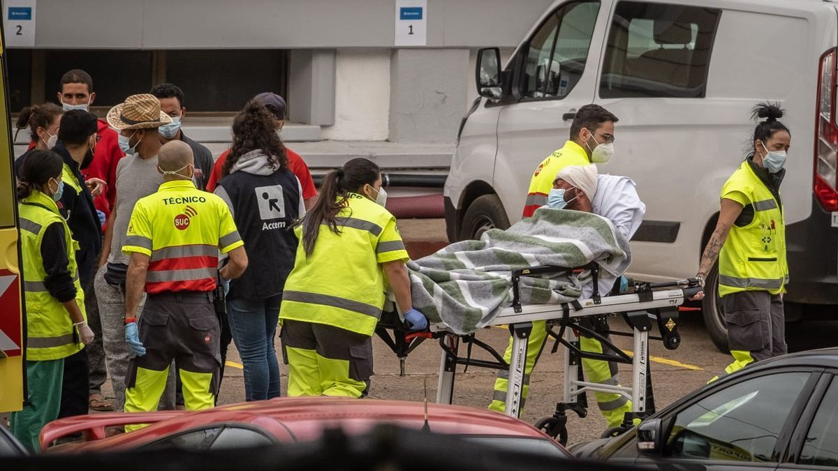 Protesta en el campamento de migrantes de Las Raíces, en Tenerife