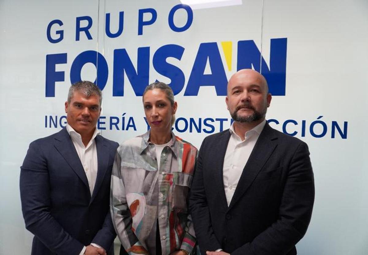De izquierda a derecha, Enrique Sánchez, director general de Fonsán, Elvira Iglesias, directora financiera de Grupo Fonsán y Eusebio Cano, CEO de Grupo Fonsán