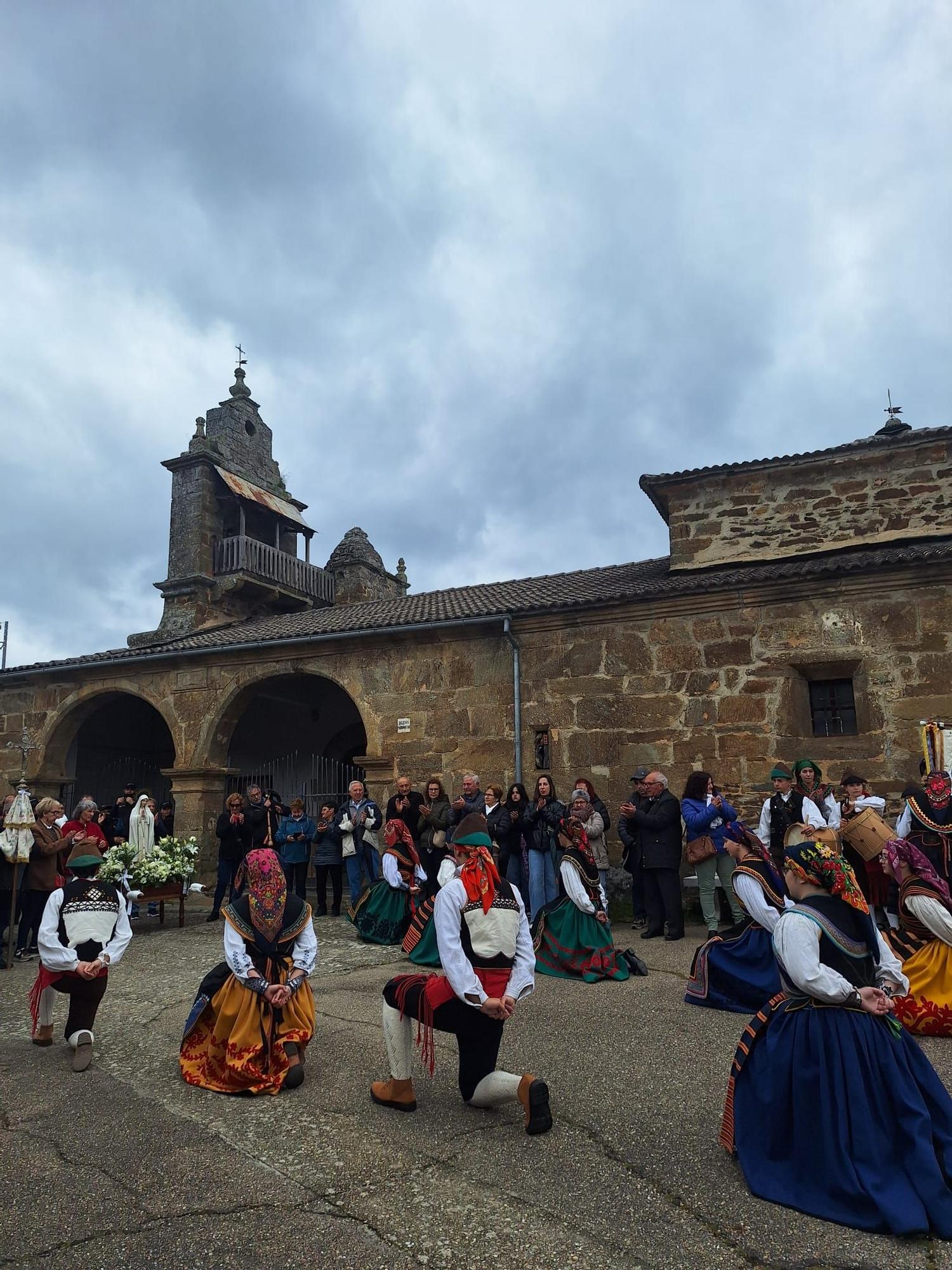 La devoción hispanolusa a la Virgen de Fátima se congrega a la vera del río Manzanas