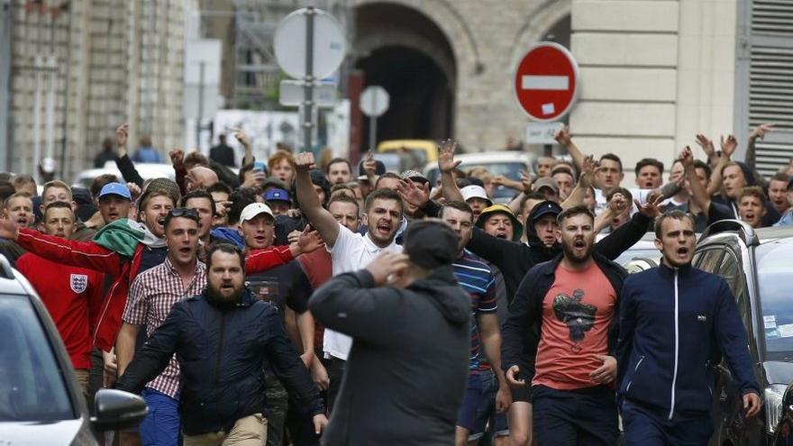 Ultras franceses en una calle